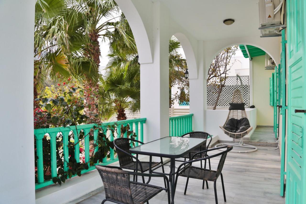 Kamari Beach Houses With Balcony And Garden Dış mekan fotoğraf