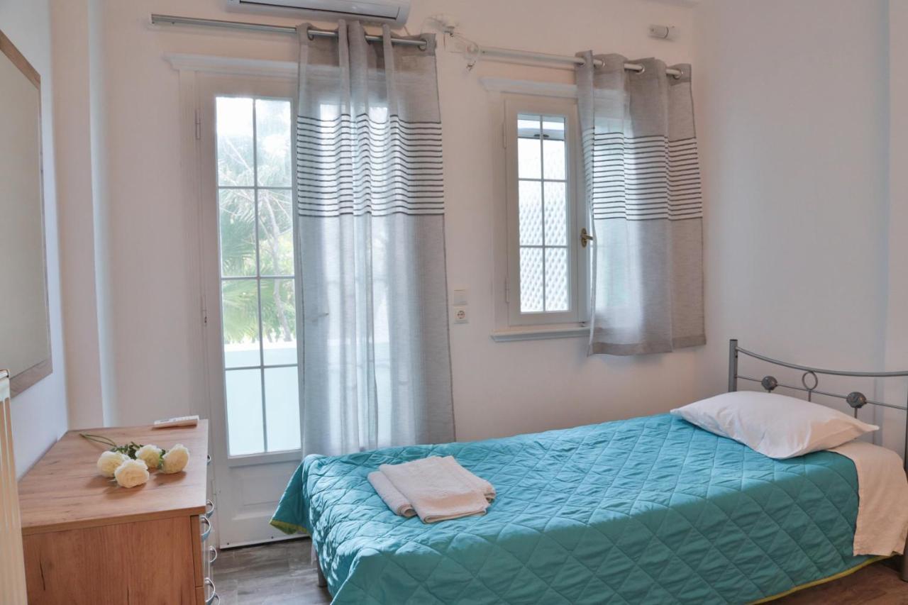 Kamari Beach Houses With Balcony And Garden Dış mekan fotoğraf
