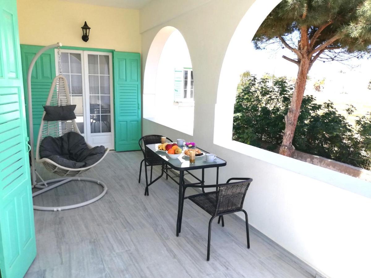 Kamari Beach Houses With Balcony And Garden Dış mekan fotoğraf