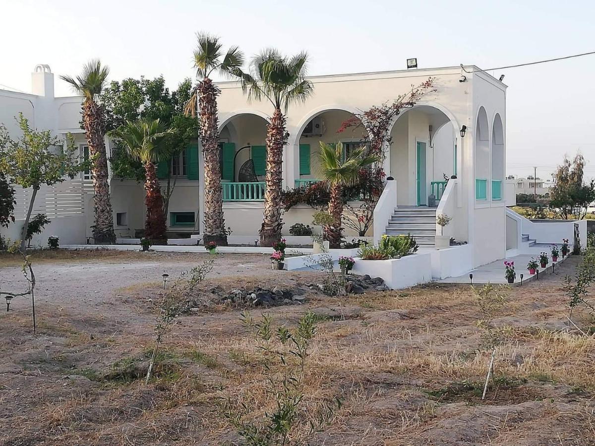 Kamari Beach Houses With Balcony And Garden Dış mekan fotoğraf