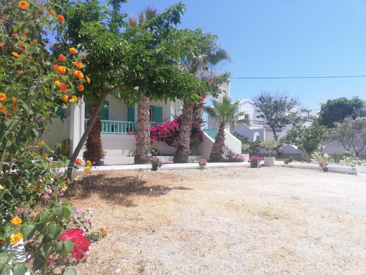 Kamari Beach Houses With Balcony And Garden Dış mekan fotoğraf
